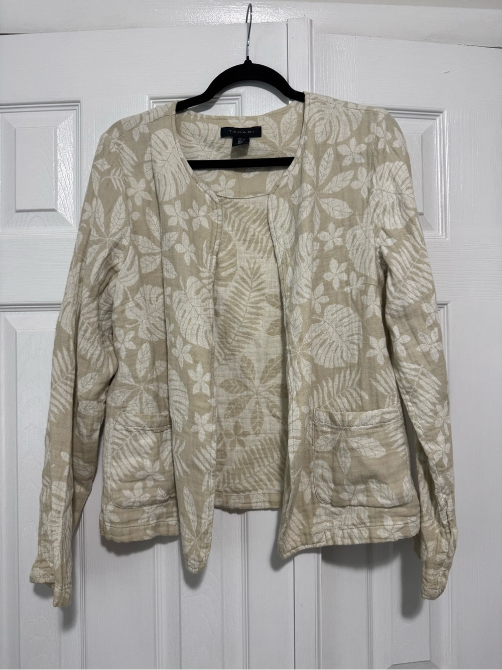 Tahari Beige and White‎ Floral Linen-Blend Open Jacket